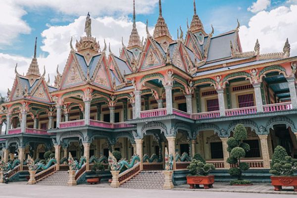 Som Rong Pagoda - Beautiful Khmer pagoda in Soc Trang